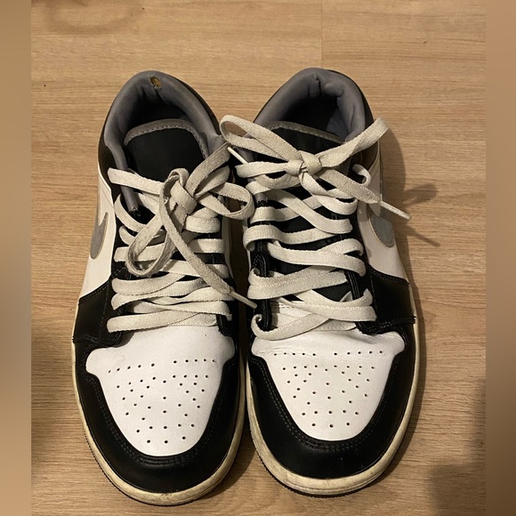 Air Jordan 1 One low Panda sneakers size 9.5 - Picture 2 of 5